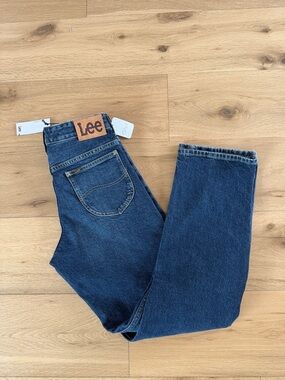 Lee dark denim mid rise straight leg size 26 BNWT